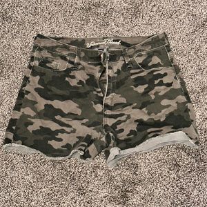 Universal Thread Camo Shorts